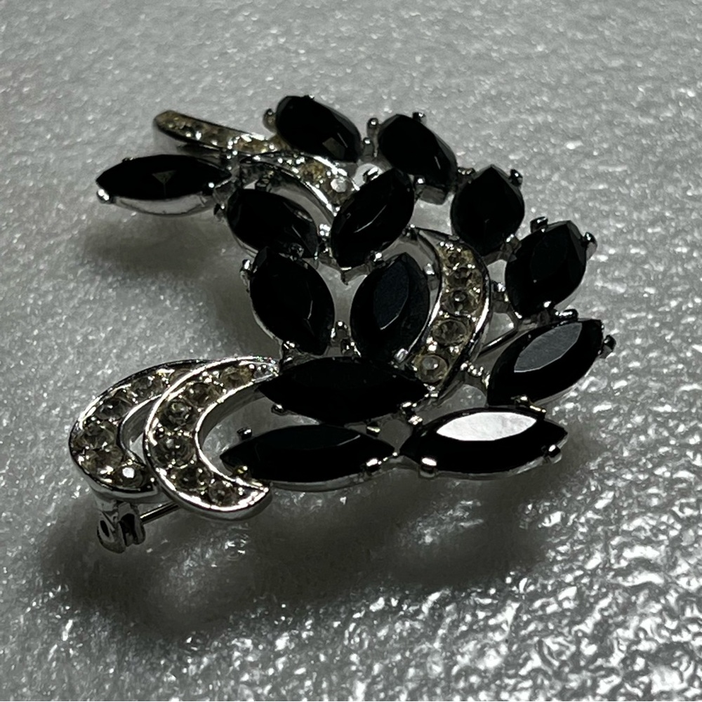 Vintage Sarah Coventry 1960s Black Diamonte Vienna Nights Floral Spray Brooch - Picture 5 of 9